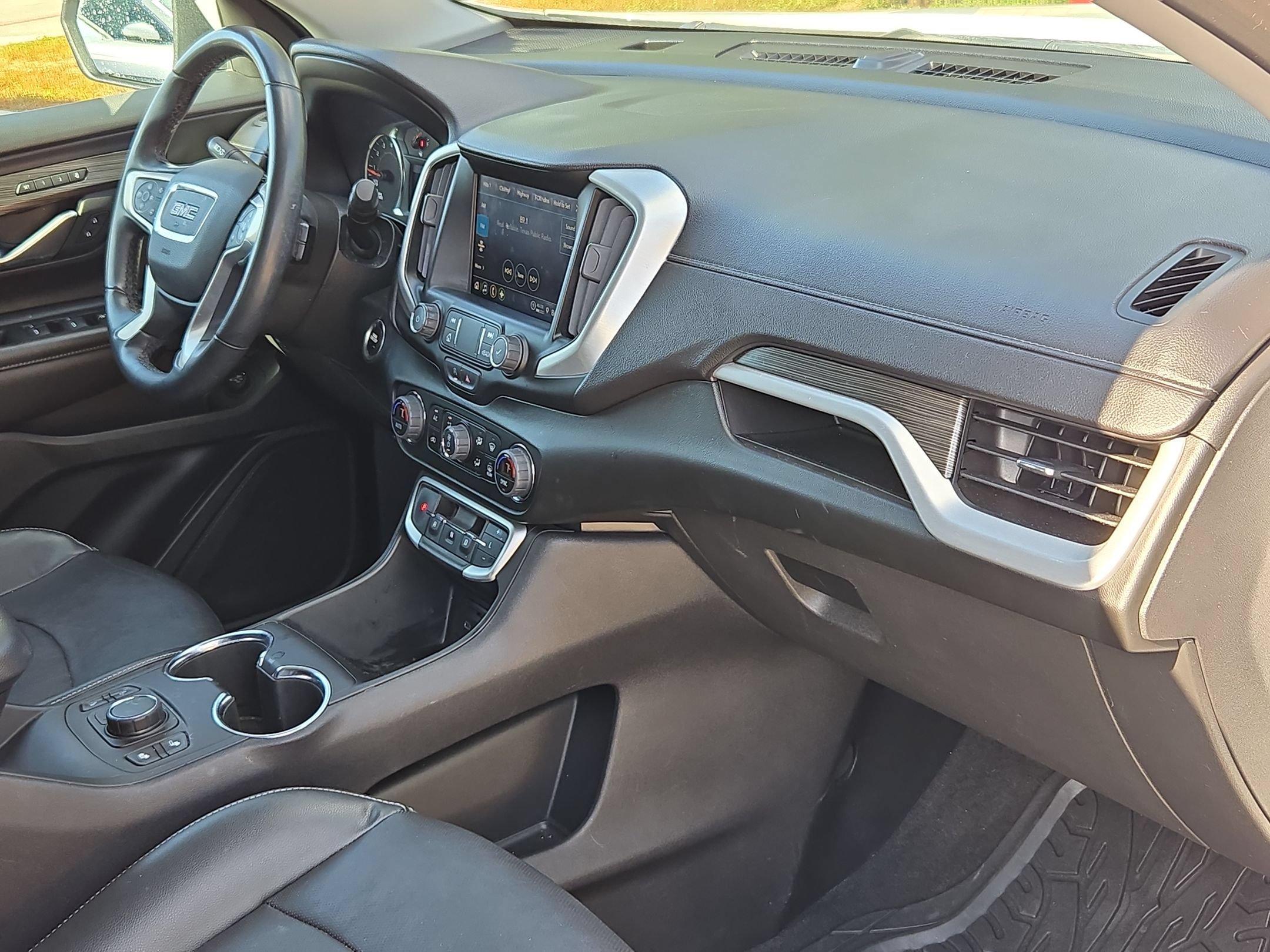 Used 2023 GMC Terrain SLT FWD image 29