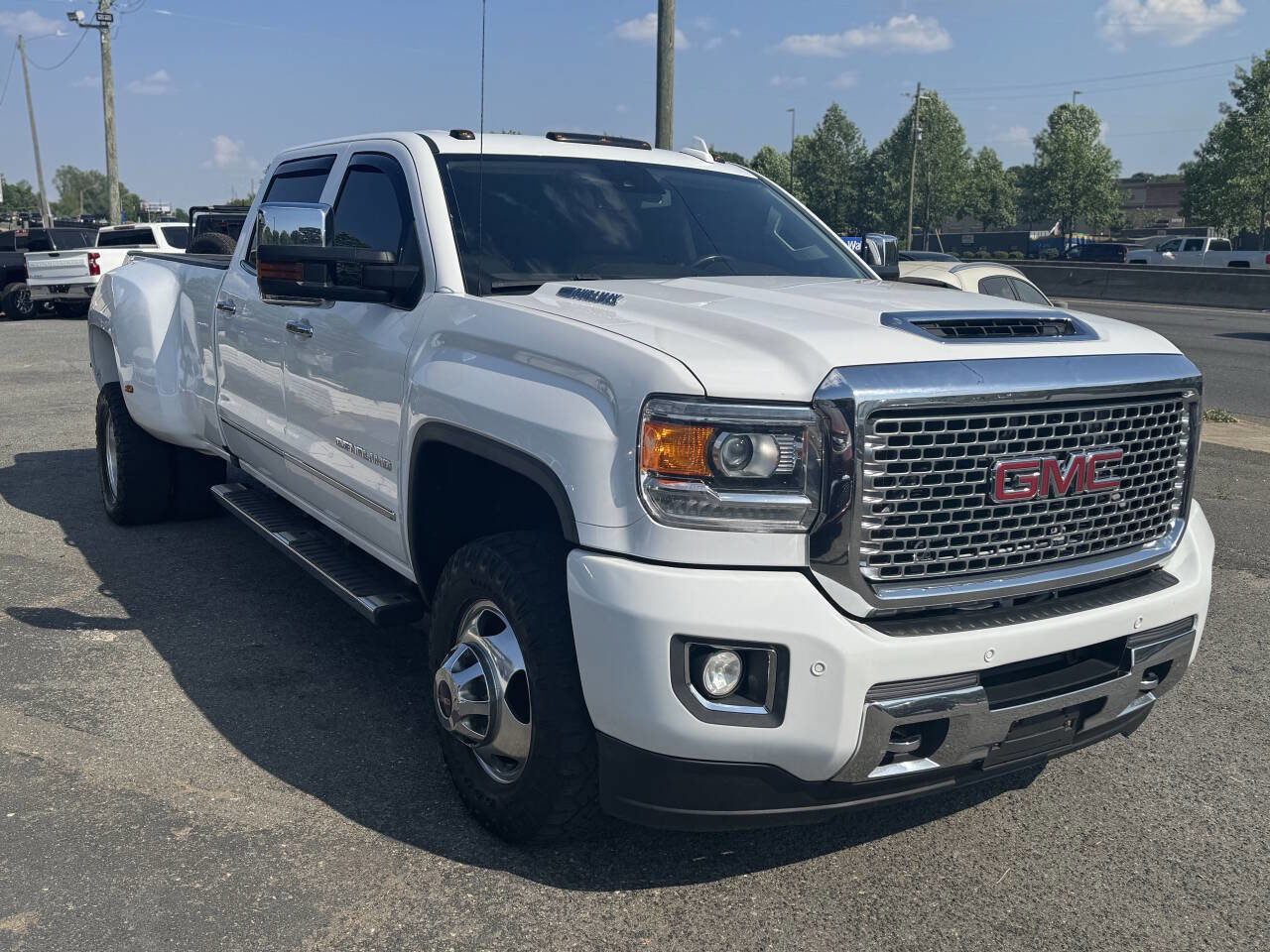 Used 2017 GMC Sierra 3500 Denali w/ Duramax Plus Package RWD image 3
