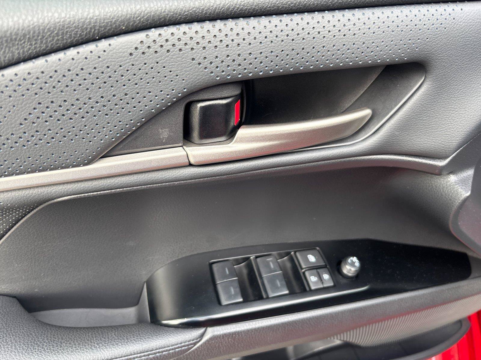 Used 2025 Toyota Camry XSE FWD image 14