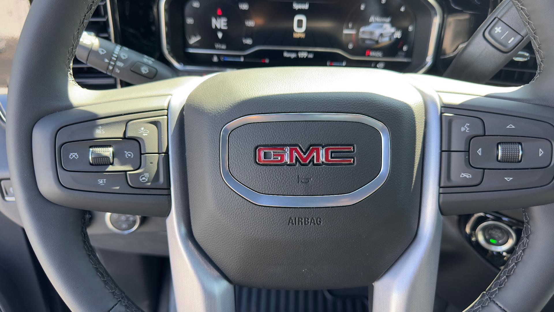 New 2025 GMC Sierra 1500 Elevation image 19