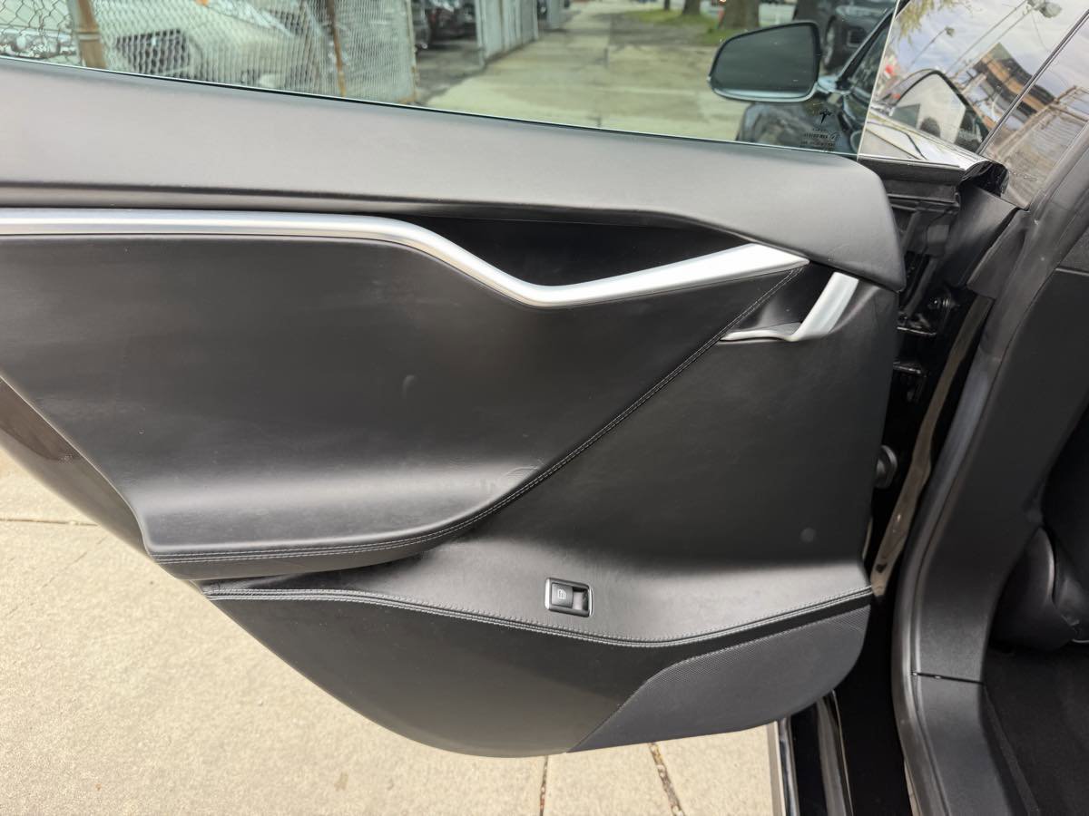 Used 2015 Tesla Model S 70D AWD/4WD image 15