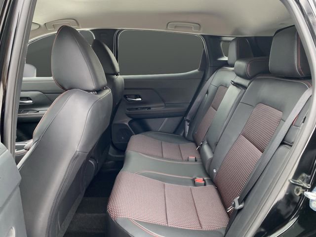 Certified 2025 Nissan Kicks SR image 25