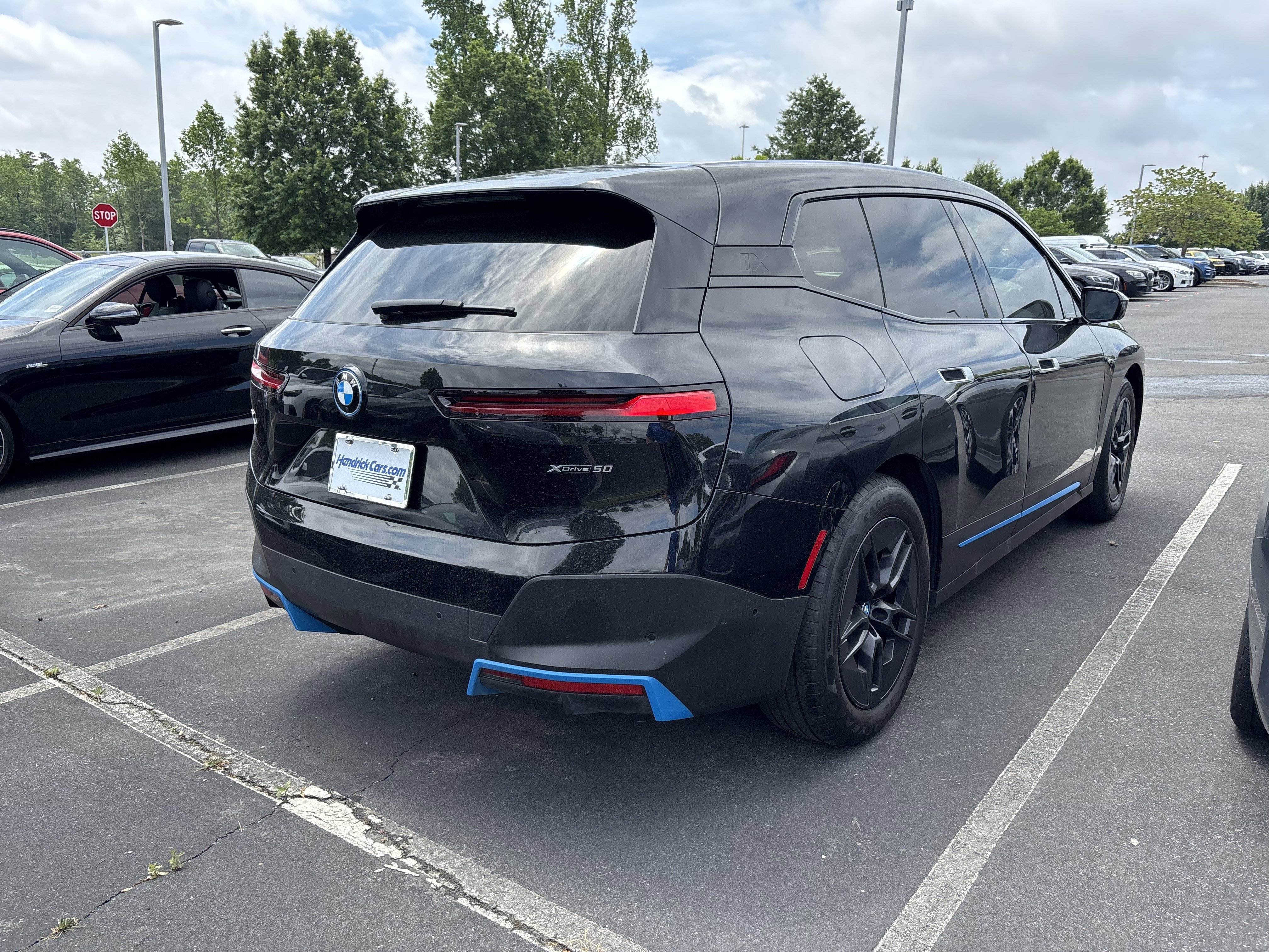 Used 2023 BMW iX xDrive50 w/ Premium Package AWD/4WD image 22