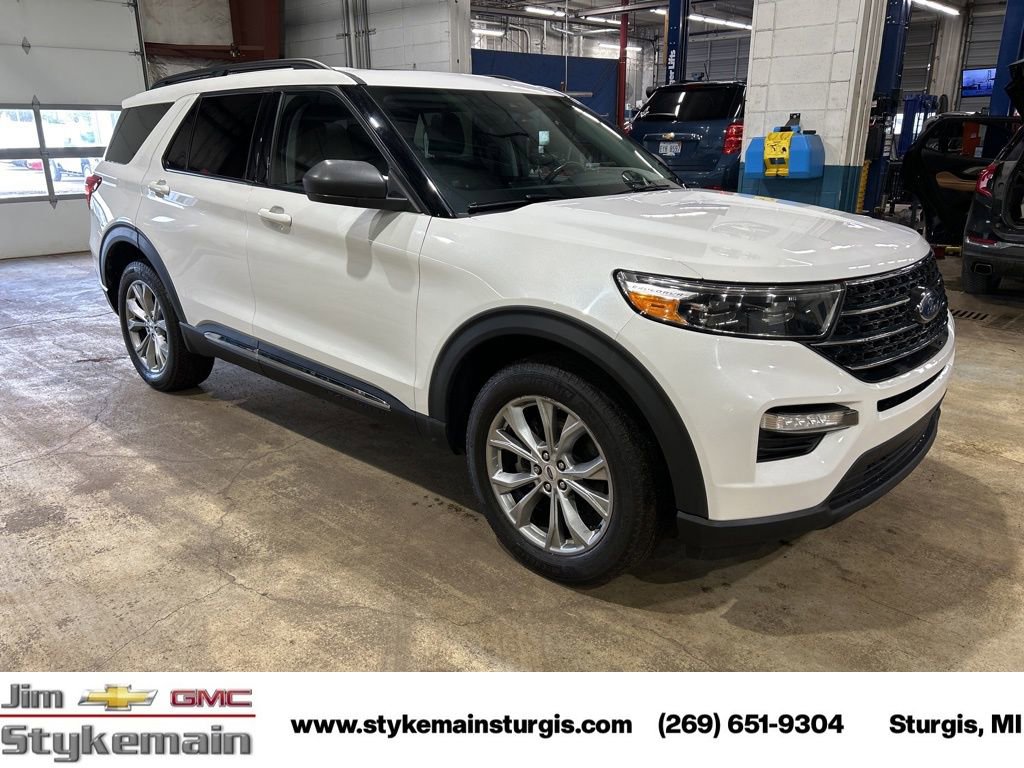 Used 2023 Ford Explorer XLT AWD/4WD image 11