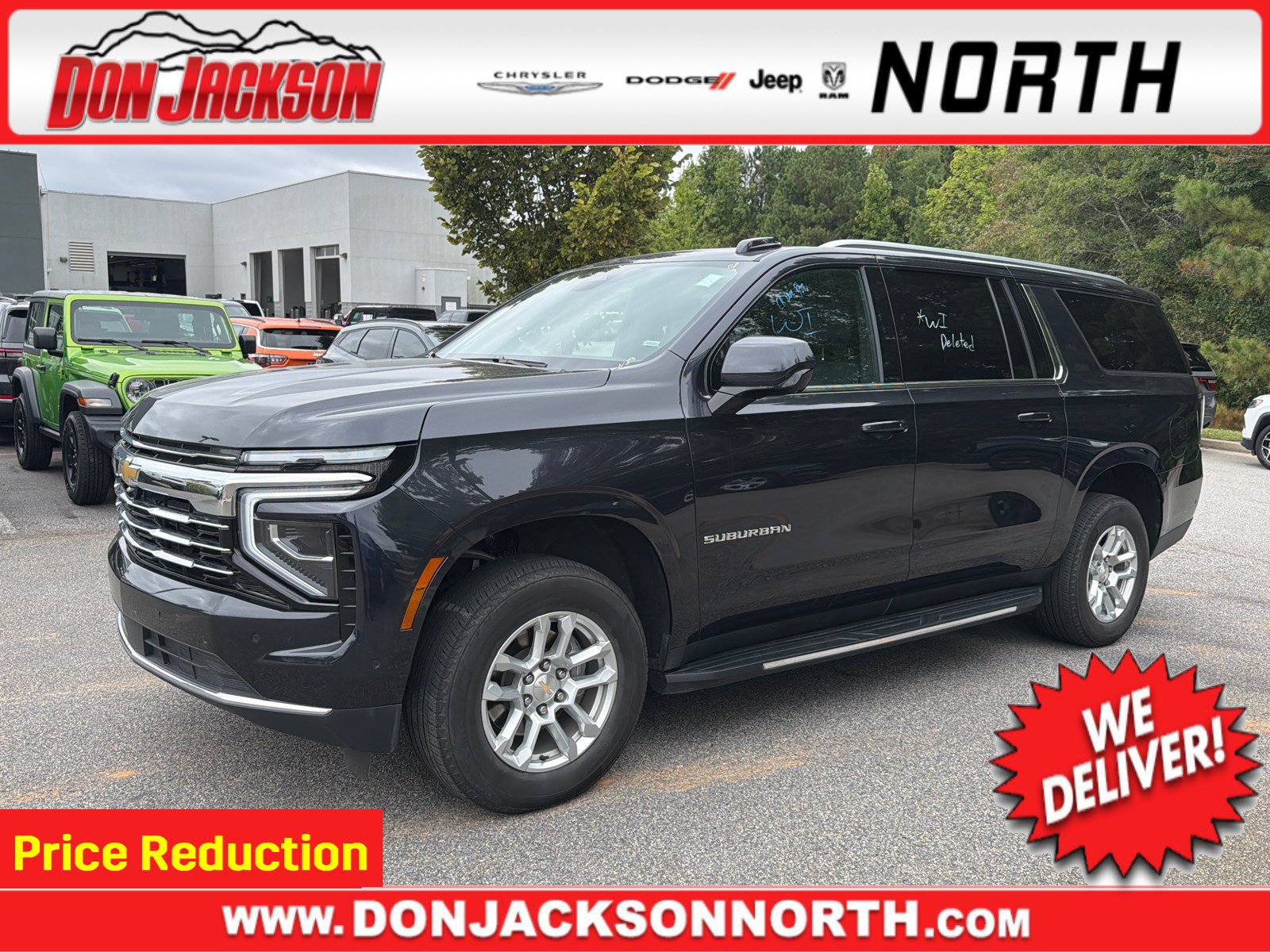 Used 2025 Chevrolet Suburban LT RWD image 1