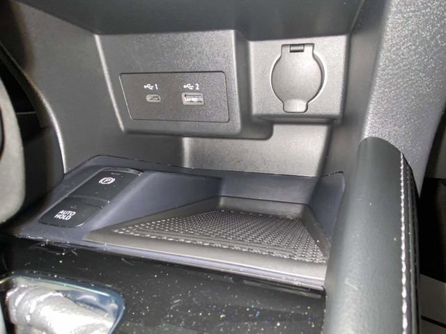 Used 2024 Nissan Kicks SR image 19