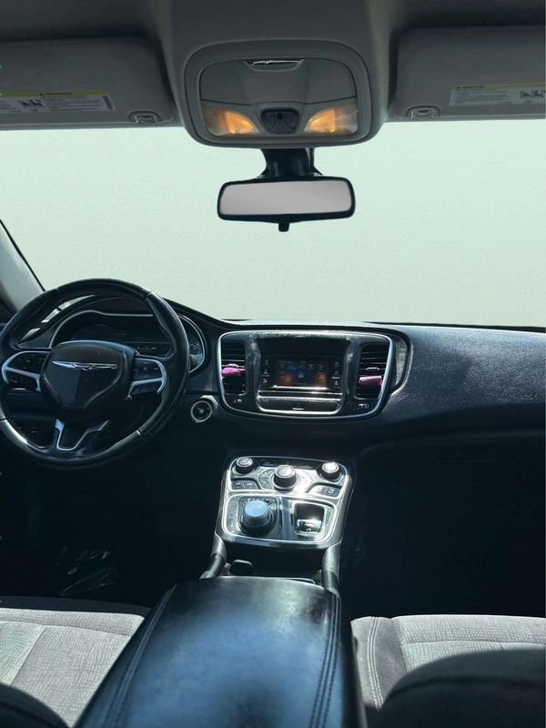 Used 2015 Chrysler 200 Limited w/ Convenience Group FWD image 10