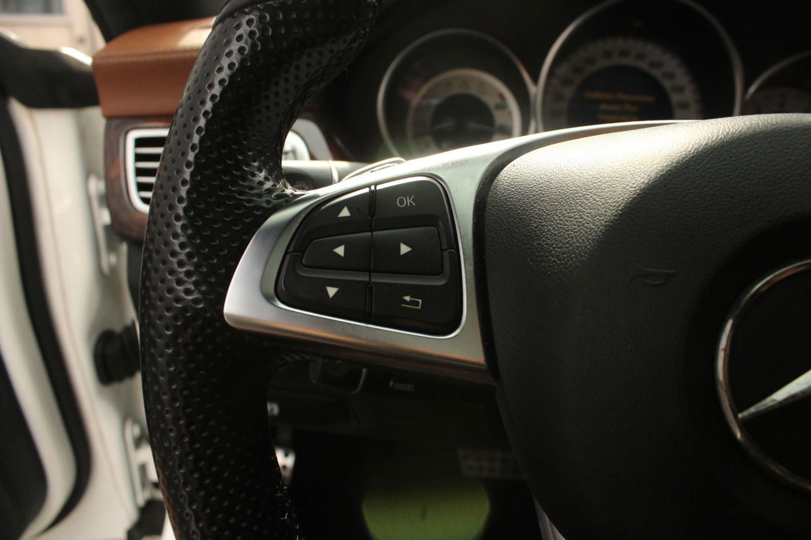 Used 2015 Mercedes-Benz CLS 400 image 27