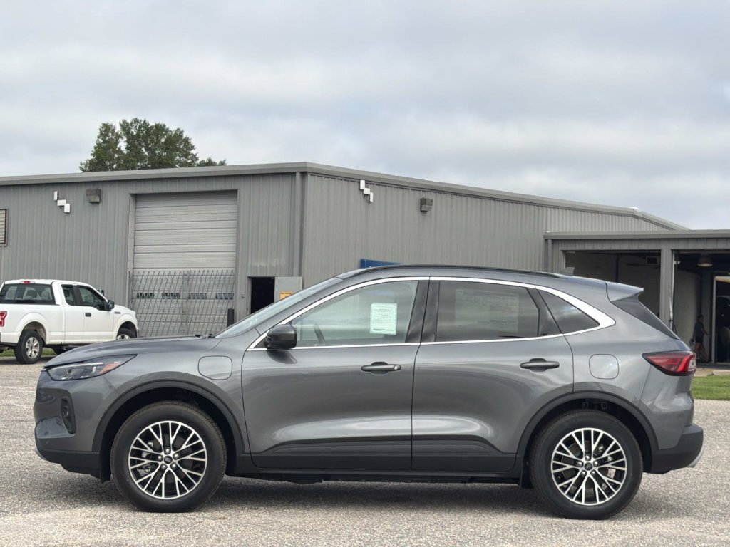 New 2025 Ford Escape SE w/ PHEV Premium Package FWD image 7