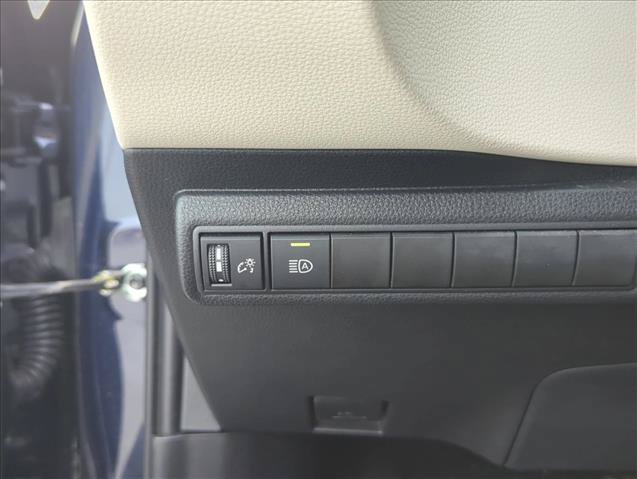 Used 2022 Toyota Corolla LE FWD image 13