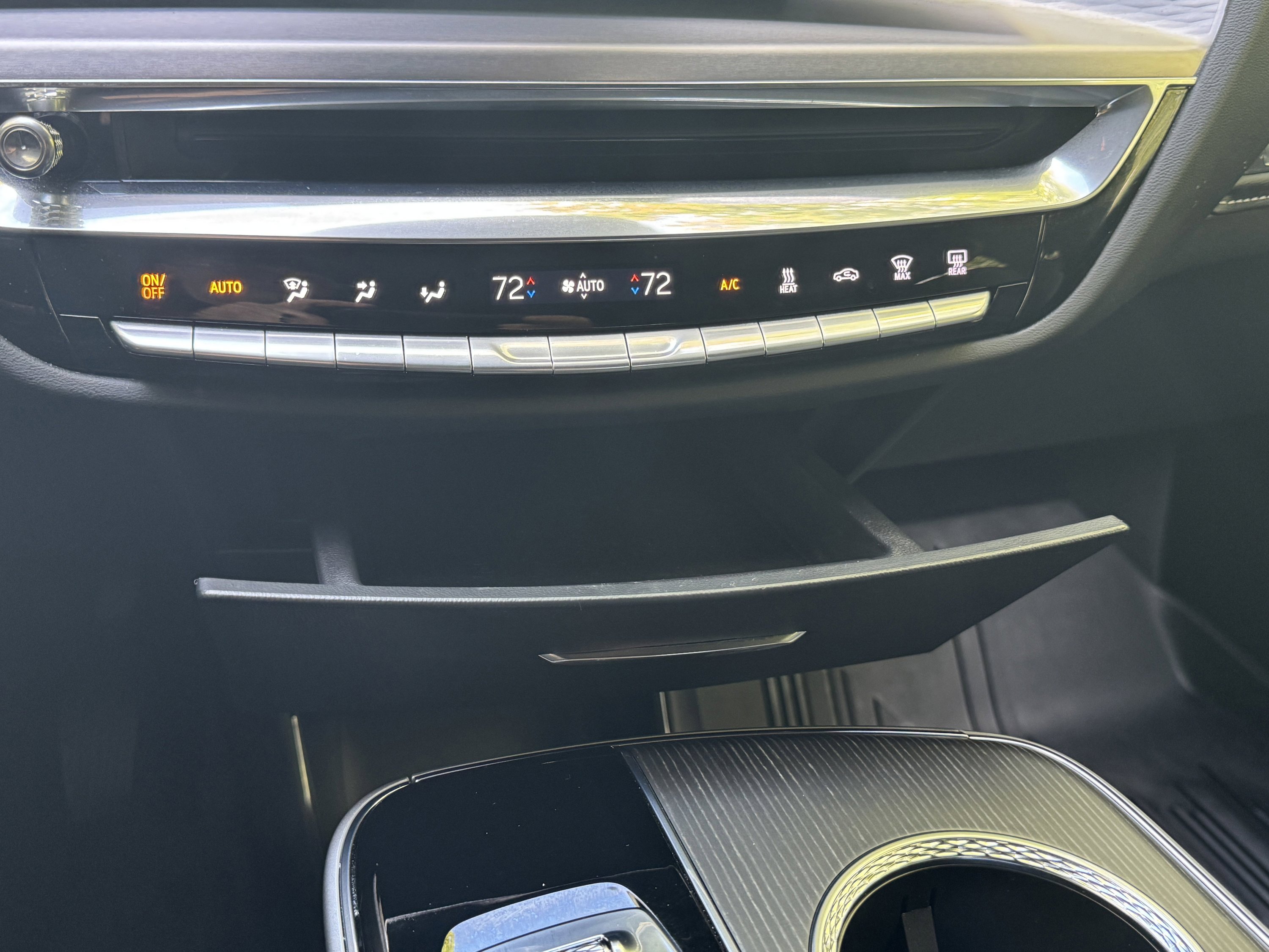 Used 2024 Cadillac Lyriq Luxury w/ LPO, Floor Liner Package image 20