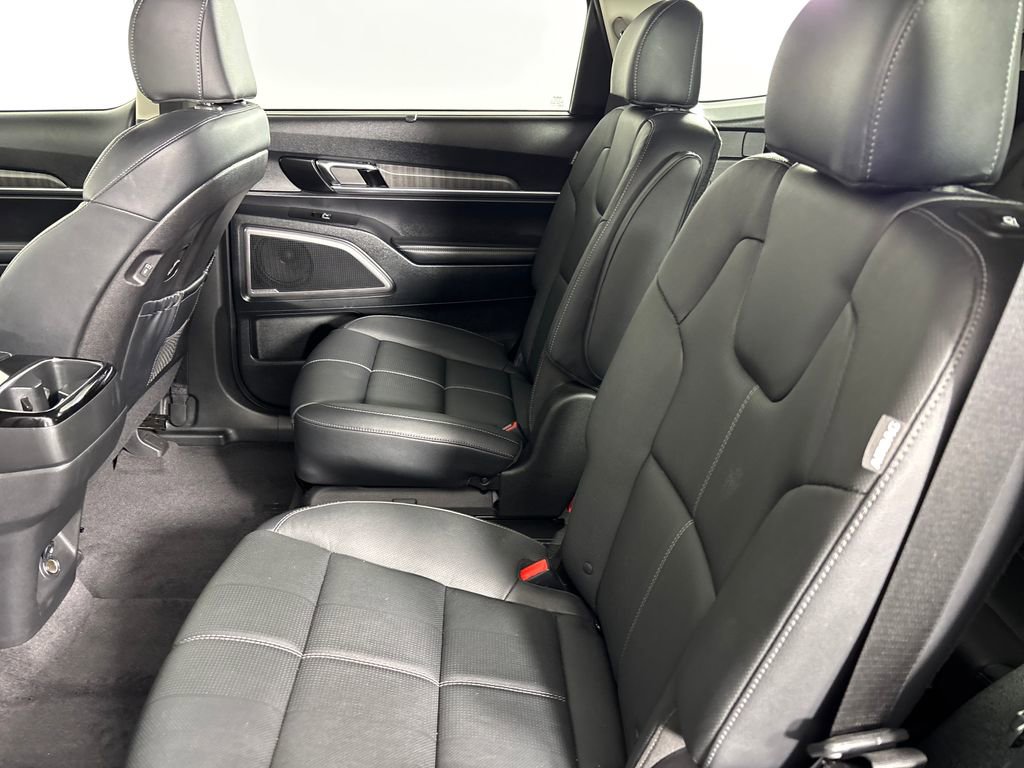 Used 2024 Kia Telluride EX w/ EX Captain's Chair Package image 34
