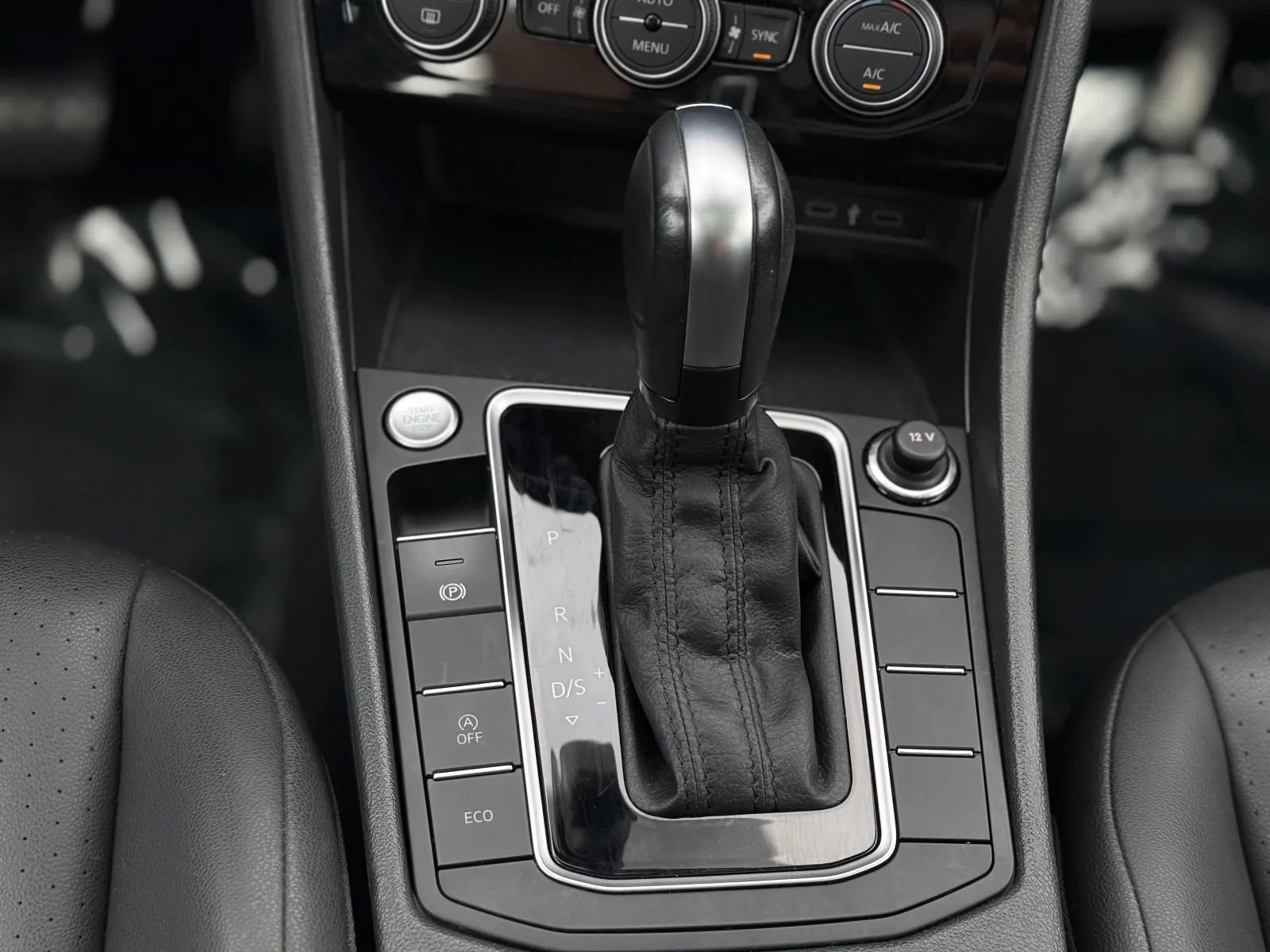 Used 2020 Volkswagen Jetta SE image 36