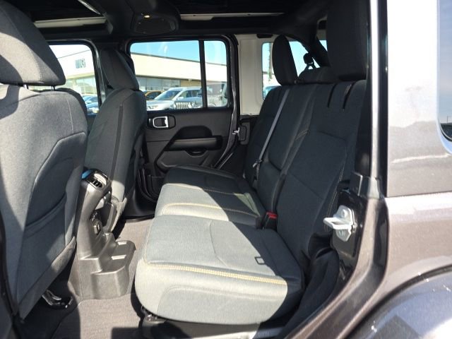 Used 2025 Jeep Wrangler Unlimited Sahara w/ Safety Group image 36