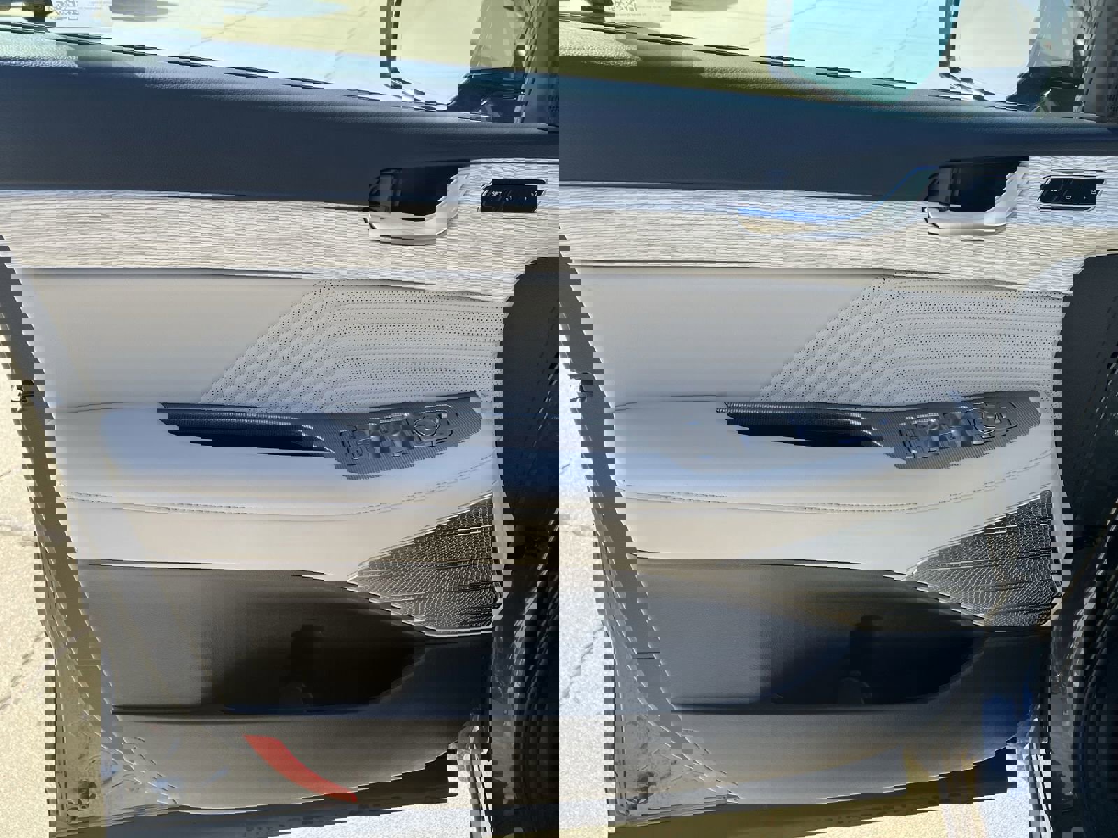 Used 2024 Hyundai Palisade Calligraphy image 23