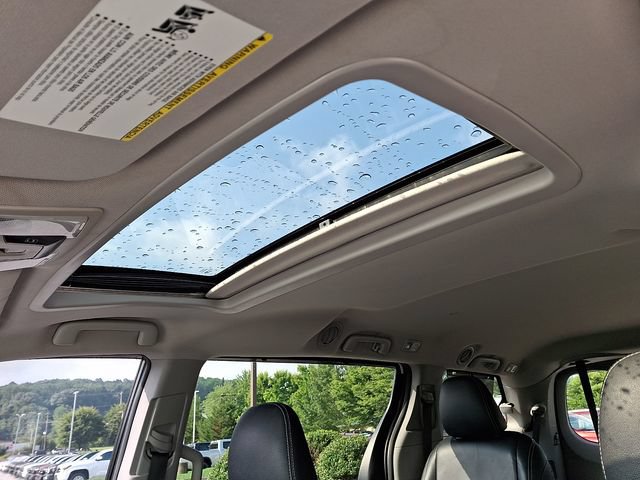 Used 2016 Toyota Sienna SE w/ SE Preferred Package FWD image 14