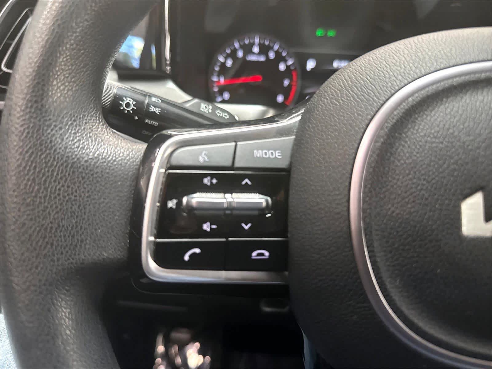 Used 2022 Kia Sorento LX AWD/4WD image 14
