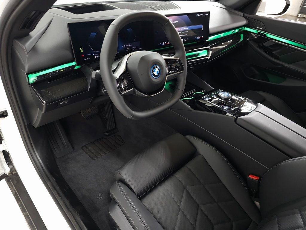 New 2026 BMW i5 eDrive40 image 13