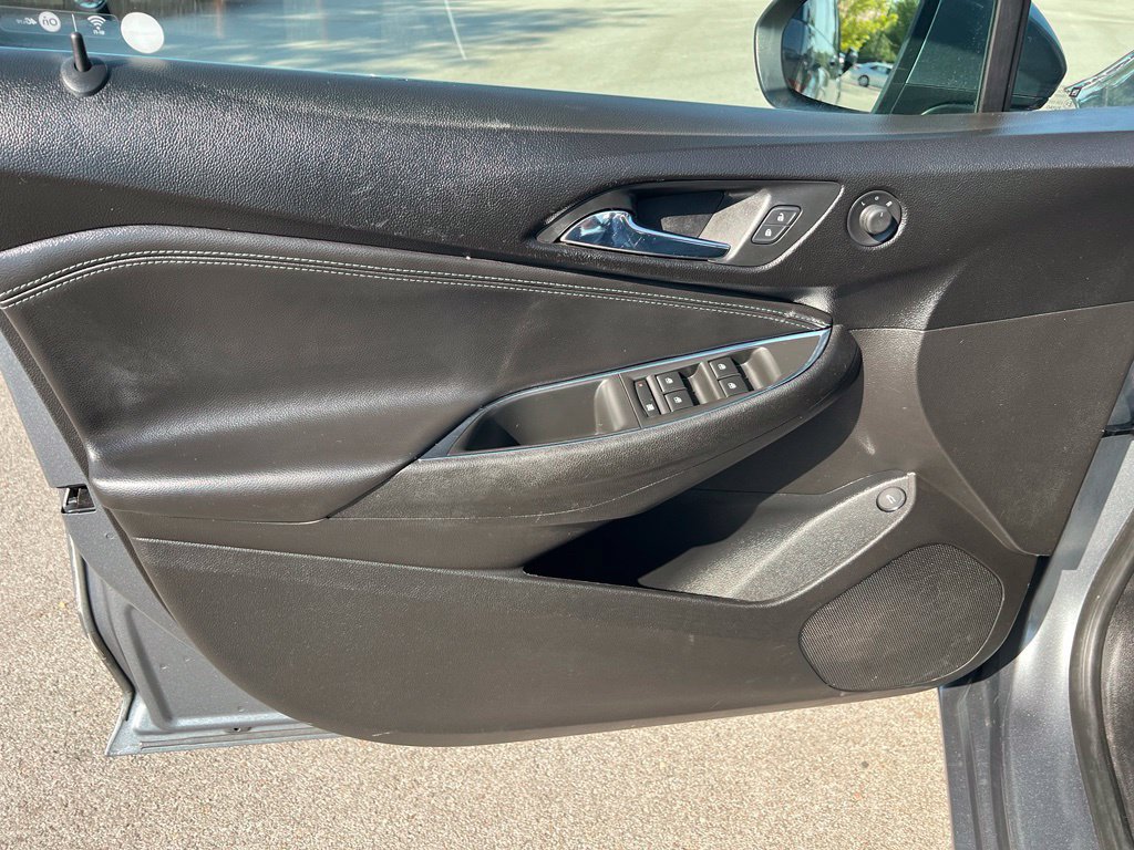 Used 2019 Chevrolet Cruze Premier FWD image 16