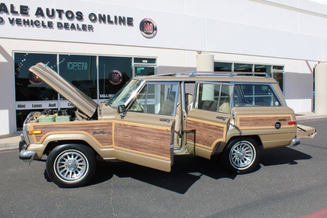 Used 1990 Jeep Grand Wagoneer image 21