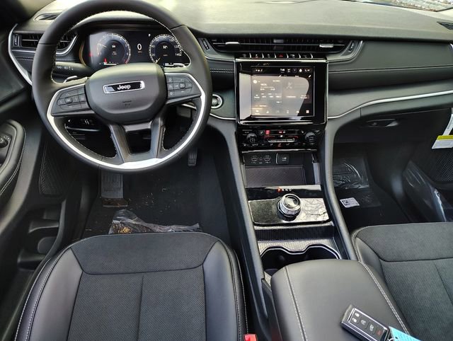 New 2025 Jeep Grand Cherokee L Altitude image 16