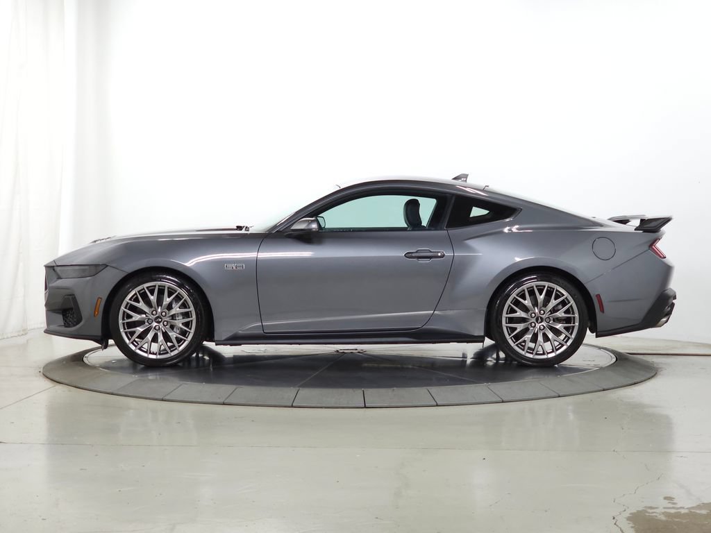 Used 2025 Ford Mustang GT Premium RWD image 5