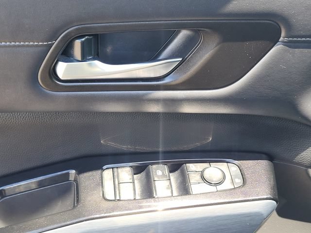 Used 2022 Nissan Pathfinder SL w/ SL Black Package FWD image 8