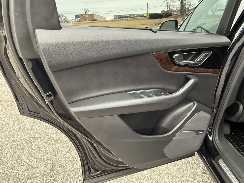 Used 2018 Audi Q7 3.0T Prestige w/ Prestige Package image 24