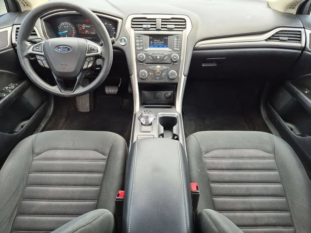 Used 2017 Ford Fusion SE FWD image 18