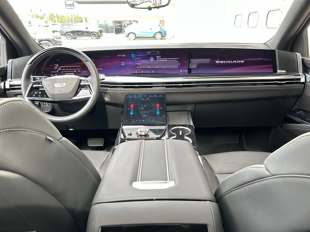 Used 2026 Cadillac Escalade ESV Sport w/ LPO, Floor Liner Package AWD/4WD image 19
