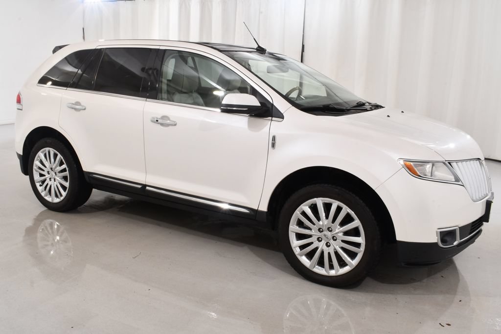 Used 2015 Lincoln MKX AWD w/ Equipment Group 102A image 5