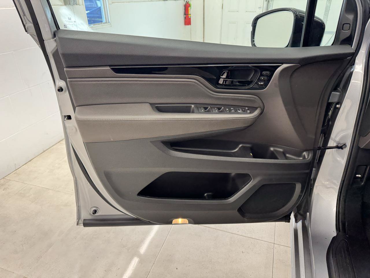 Used 2023 Honda Odyssey Elite image 10