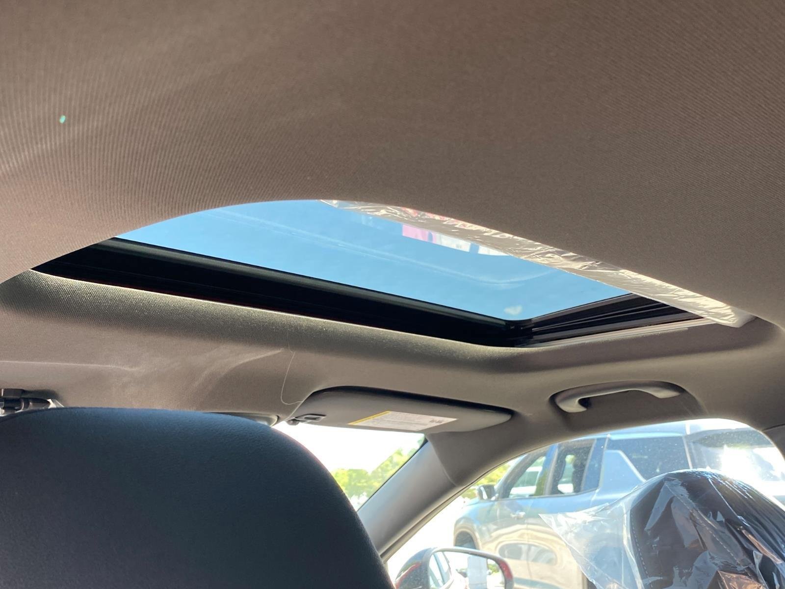 New 2026 Chevrolet Trax RS w/ Sunroof Package FWD image 22