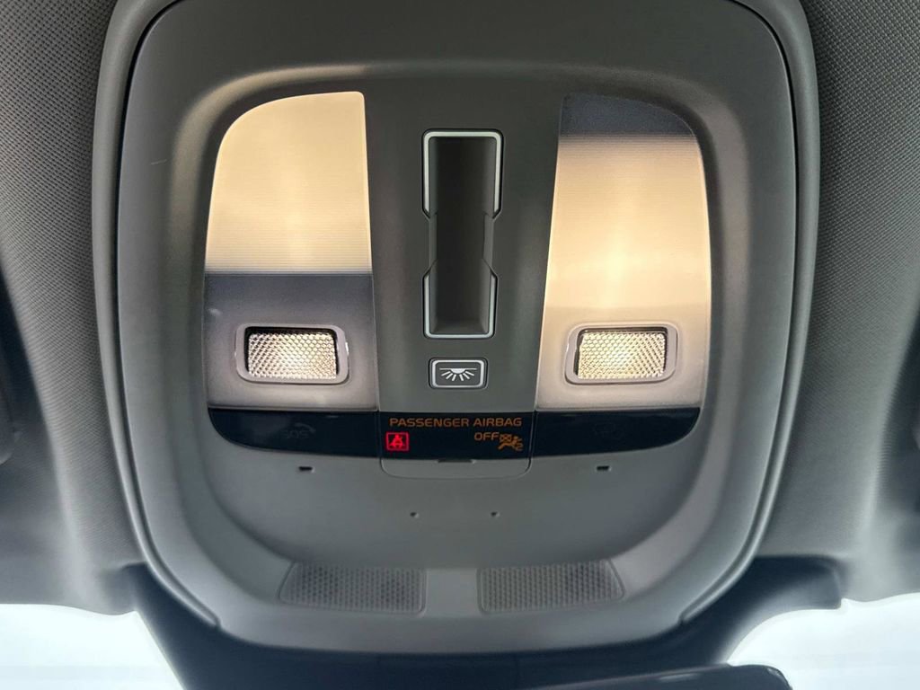 Certified 2024 Volvo V90 B6 Cross Country Plus image 25