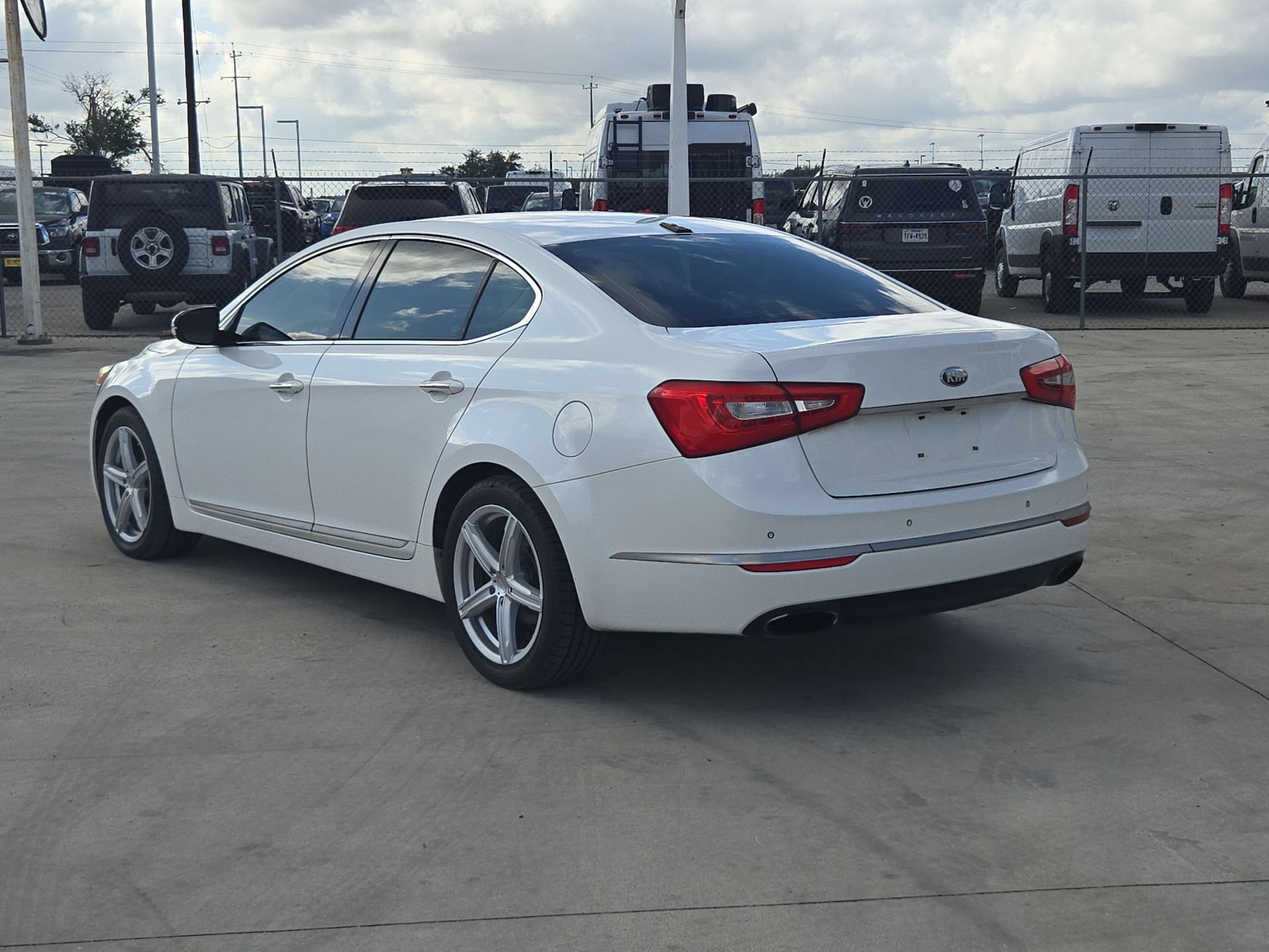 Used 2014 Kia Cadenza Premium FWD image 5