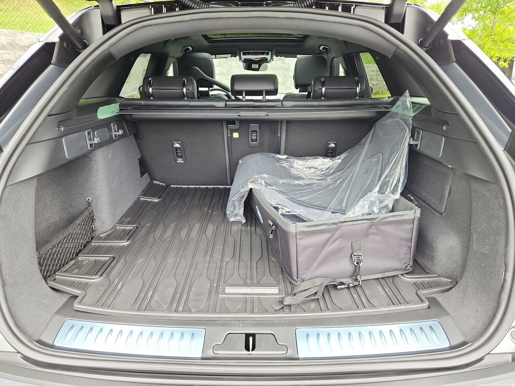 New 2026 Land Rover Range Rover Velar S AWD/4WD image 13