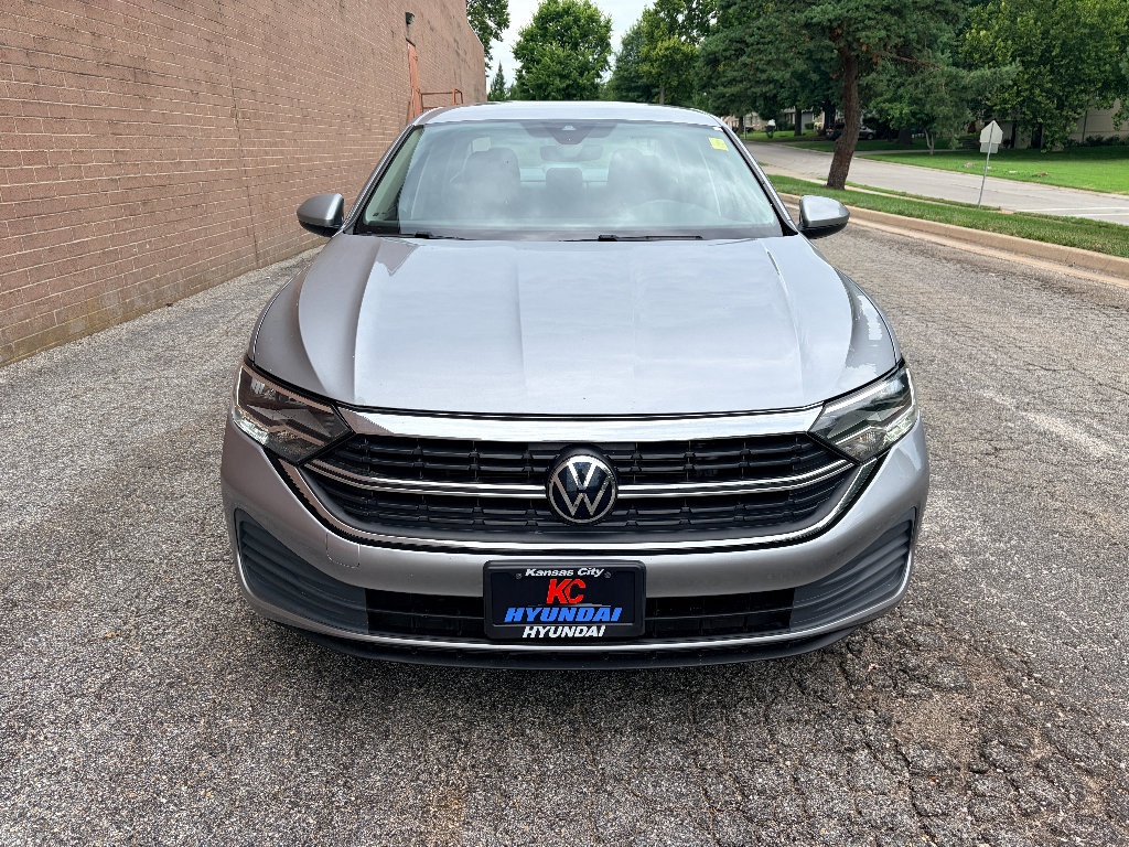 Used 2024 Volkswagen Jetta SE FWD image 8