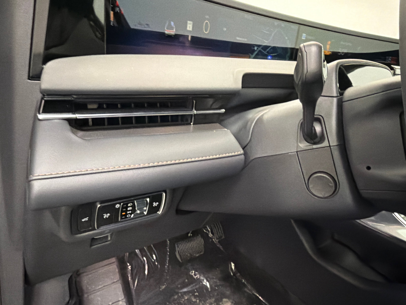 New 2026 Lincoln Nautilus Premier AWD/4WD image 33
