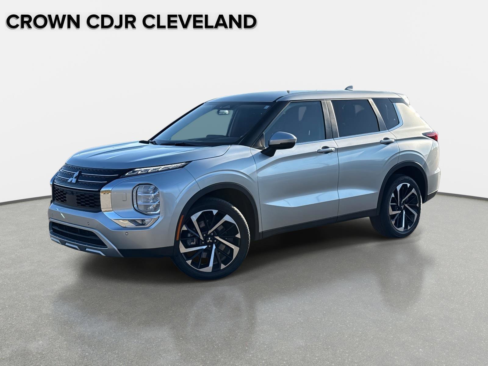 Used 2024 Mitsubishi Outlander SE