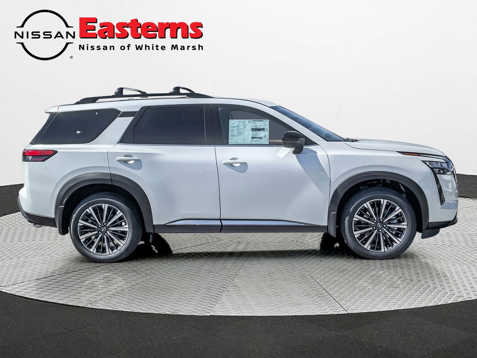 New 2026 Nissan Pathfinder Platinum image 5