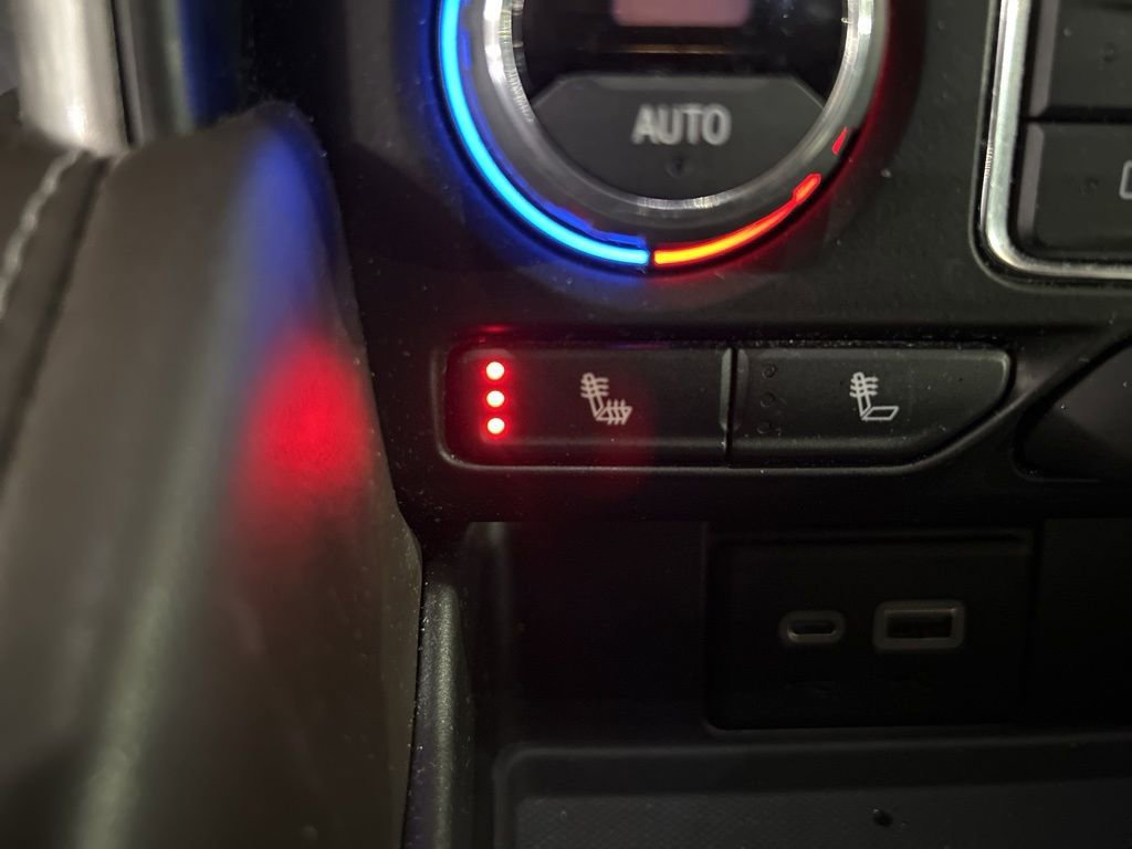 Used 2021 Chevrolet Tahoe LT w/ LT Signature Package image 27