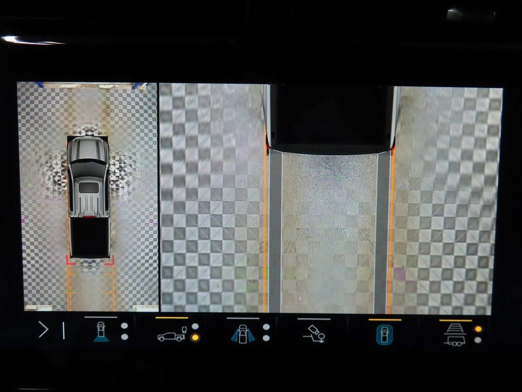 Used 2023 GMC Sierra 1500 Denali w/ Technology Package AWD/4WD image 17