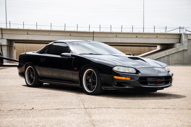 Used 2002 Chevrolet Camaro Z28 w/ SS Performance/Appearance Pkg RWD image 7