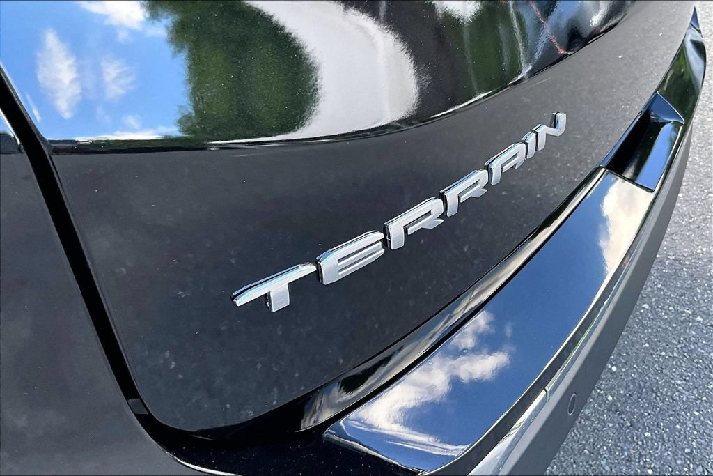 Used 2023 GMC Terrain SLT w/ LPO, Floor Liner Package FWD image 25