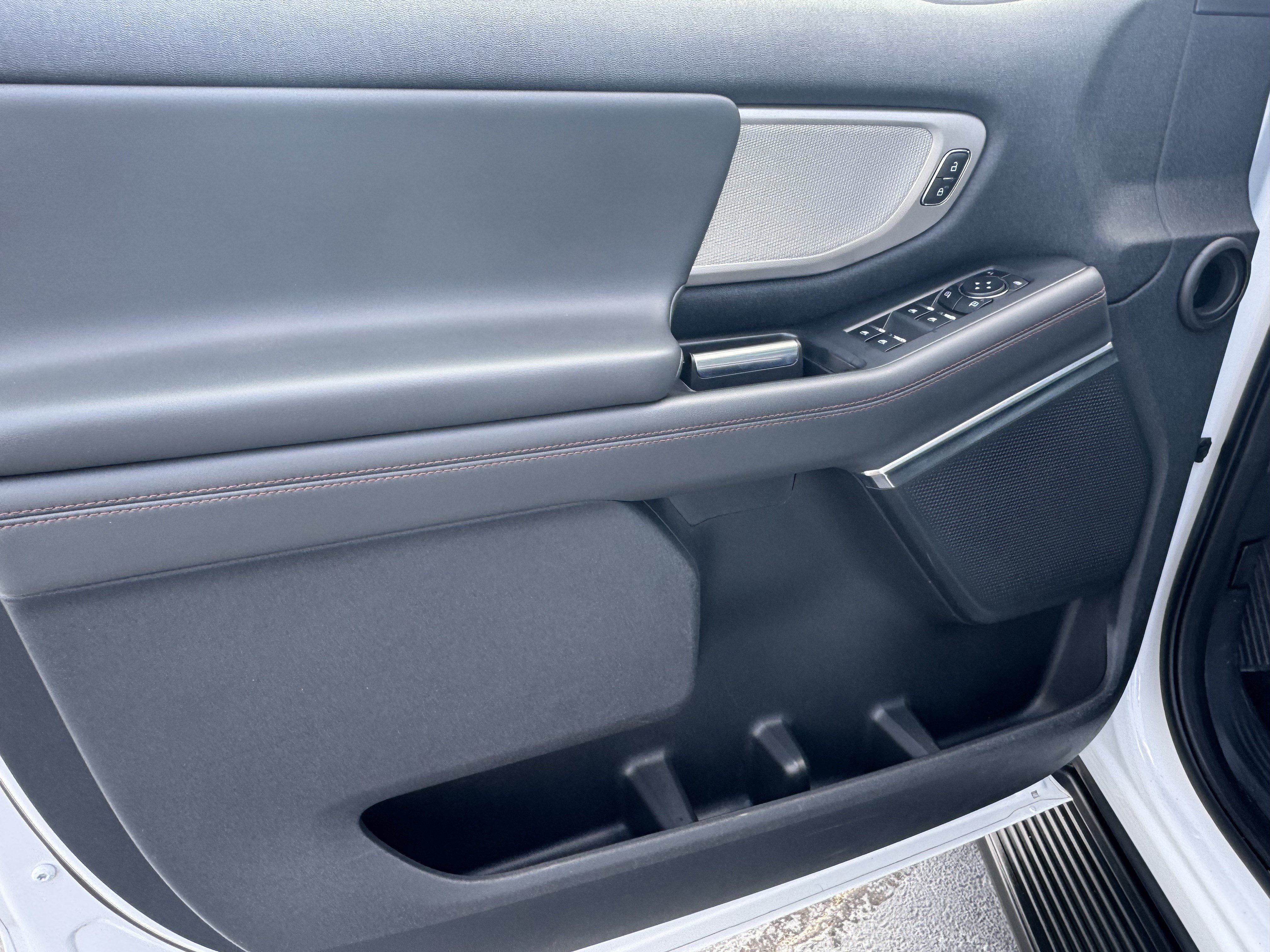 Certified 2025 Ford Expedition Active AWD/4WD image 12