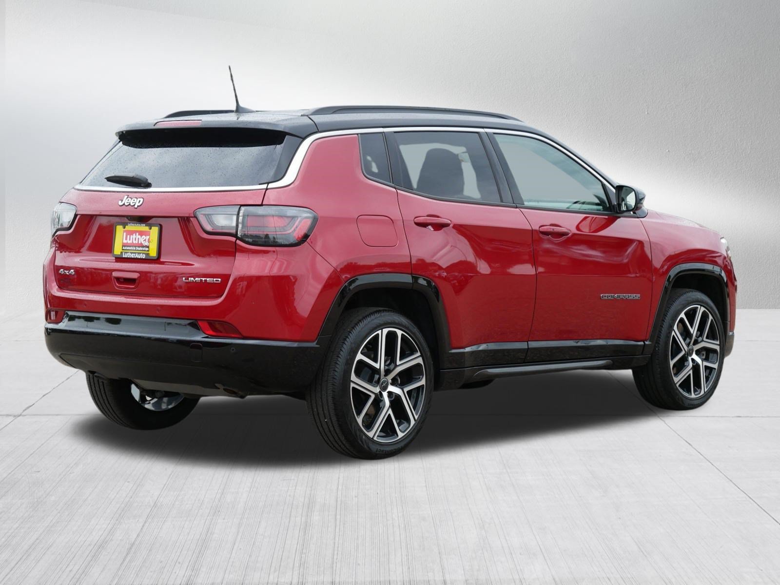 Used 2025 Jeep Compass Limited w/ Elite Group AWD/4WD image 7