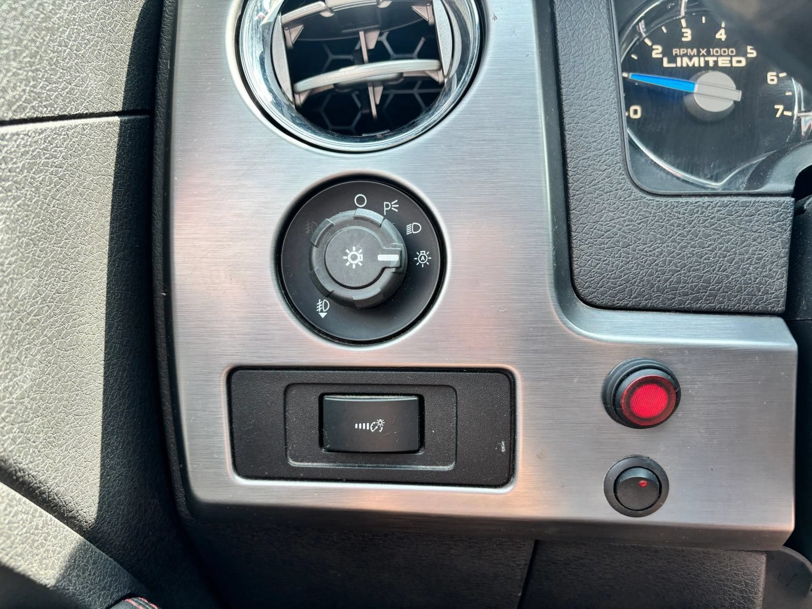 Used 2013 Ford F150 Limited AWD/4WD image 28