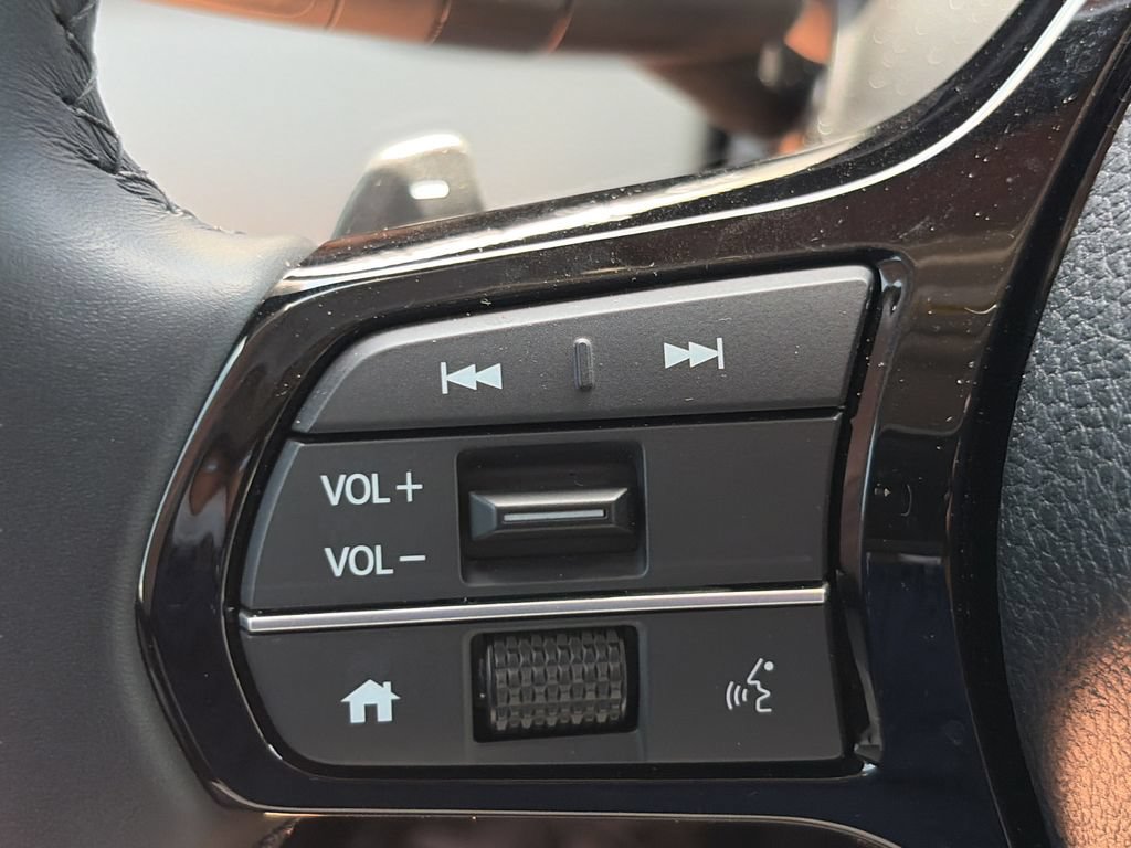 Certified 2025 Honda Pilot Touring image 29