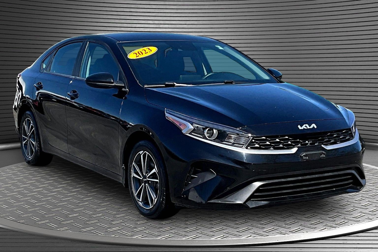 Used 2023 Kia Forte LXS FWD image 1
