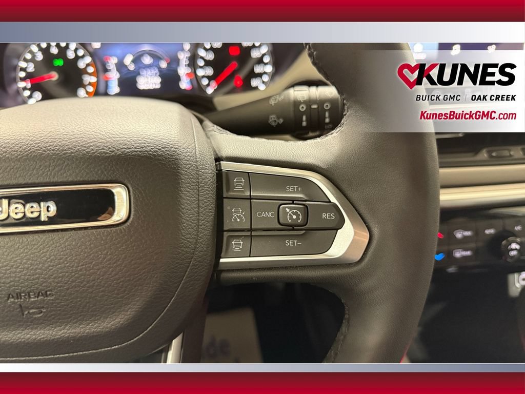 Used 2025 Jeep Compass Limited AWD/4WD image 18